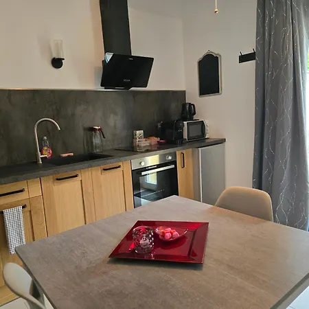 러브호텔 Maison Privative Romantique Au Calme Pour Couple Saint-Andre-le-Gaz